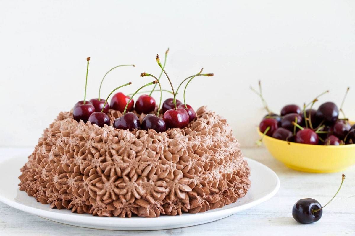 angel-cake-al-cocco-ciliegie