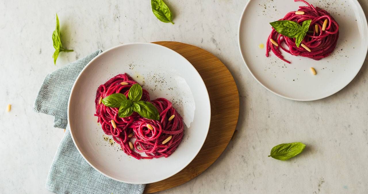 spaghetti-con-crema-di-barbabietola-rossa