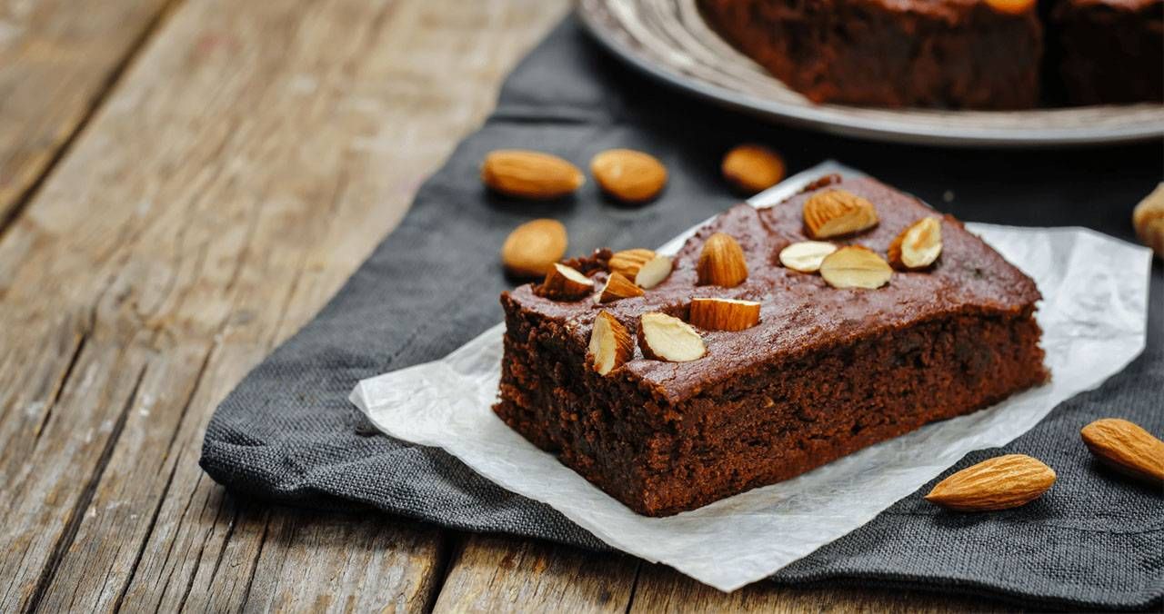 torta-con-frutta-secca-e-cioccolato